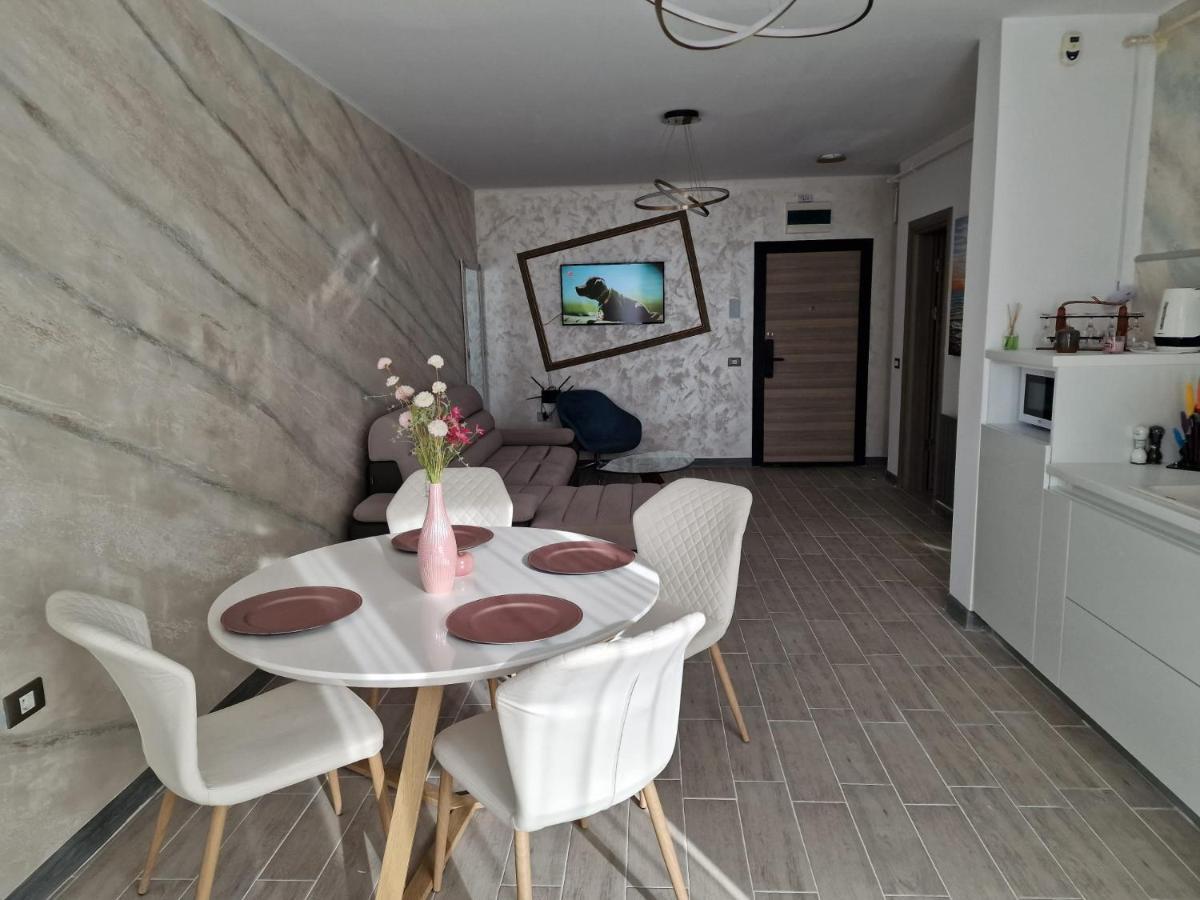 Livia Apartment Năvodari Exterior foto